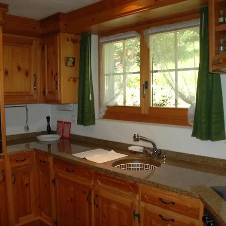 Baergchutzli 1- Stock Appartement-fewo- Bad- Wc- 2 Schlafraeume 3-zimmerwohnung By Interhome ادلبودن